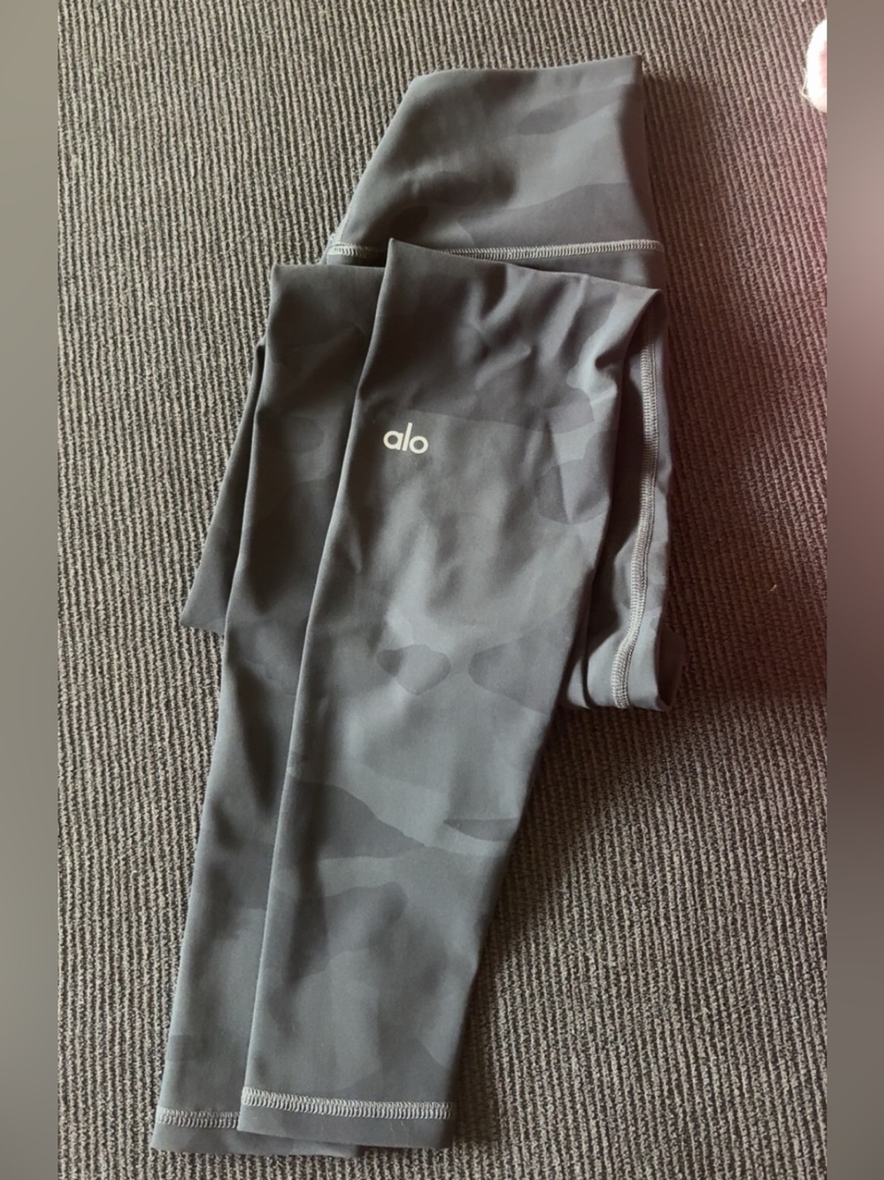 ALO Yoga High-Waist Camo Leggings - Charcoal Gray